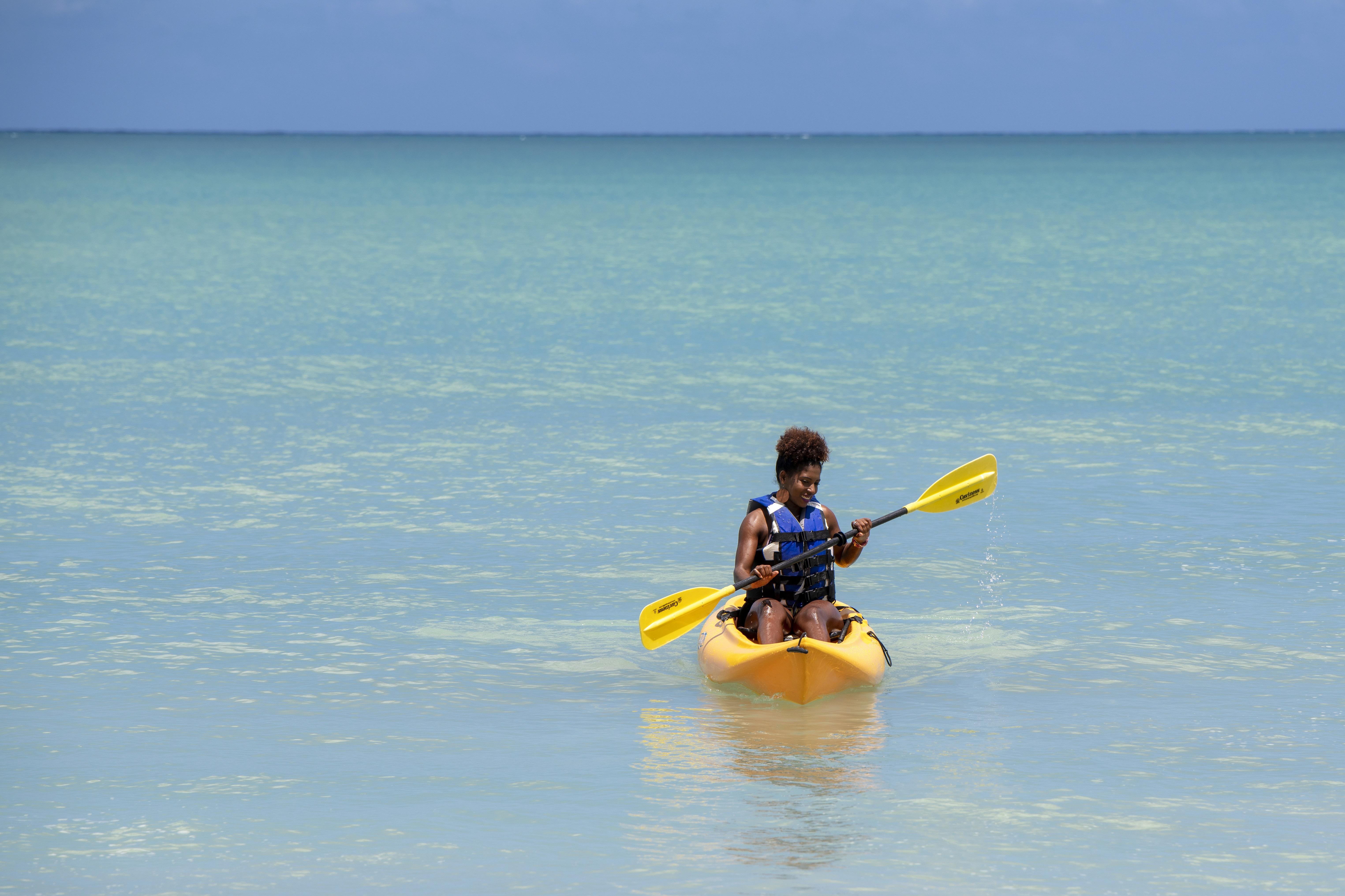 비바 윈덤 V 사마나 - 올 인클루시브, 성인 전용 라스테레나스 외부 사진 Kayaking at the Great Barrier Reef