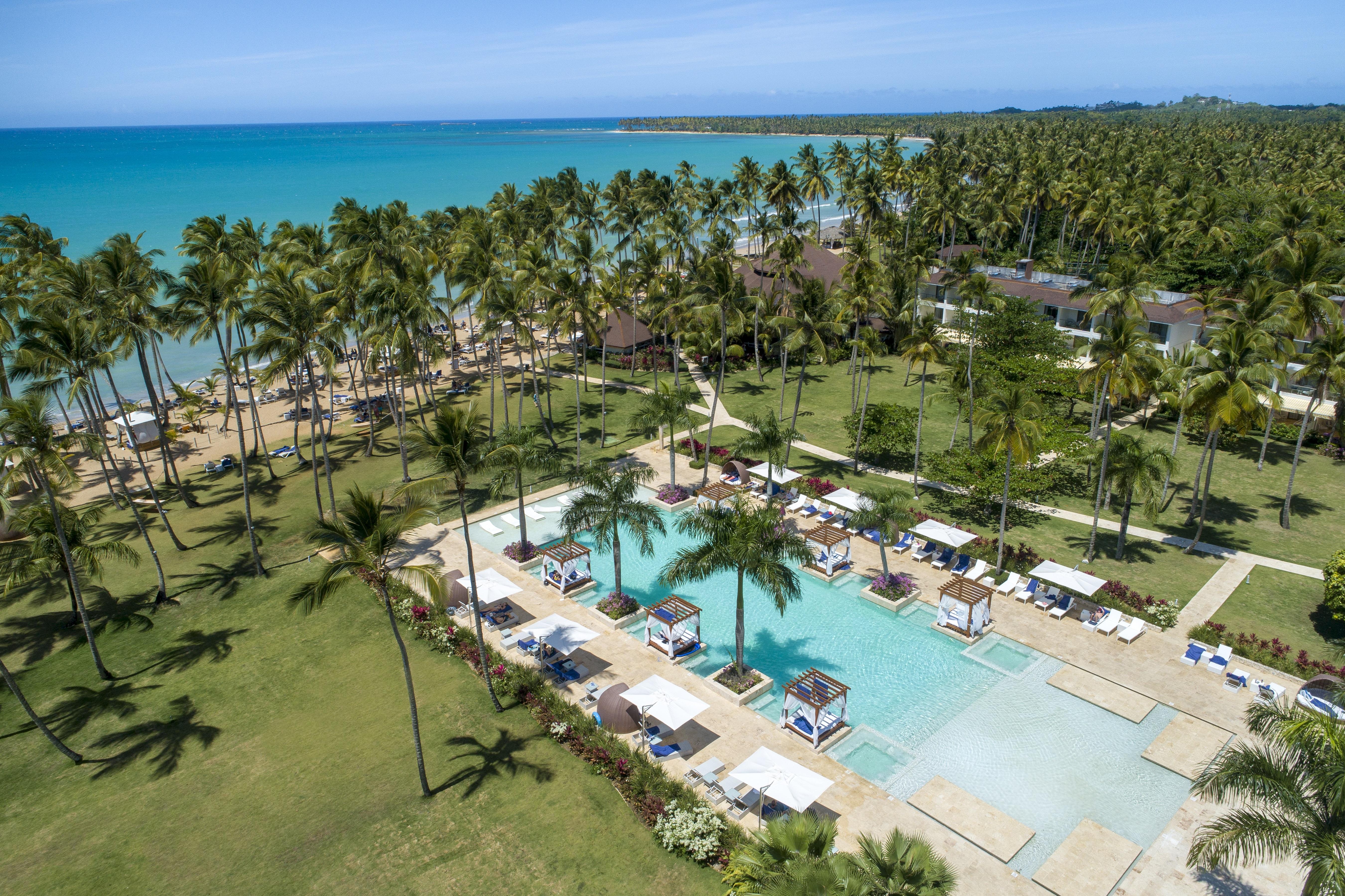 비바 윈덤 V 사마나 - 올 인클루시브, 성인 전용 라스테레나스 외부 사진 Aerial view of the resort