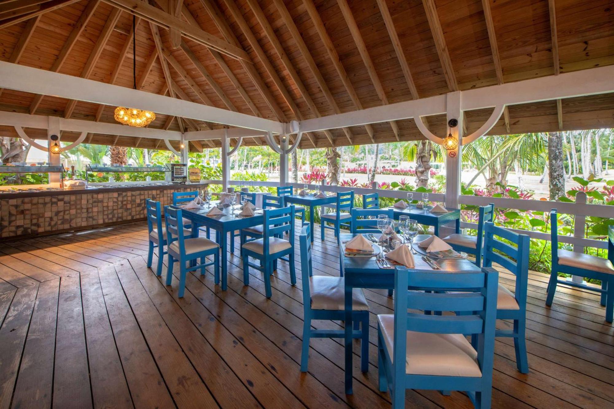 비바 윈덤 V 사마나 - 올 인클루시브, 성인 전용 라스테레나스 외부 사진 Restaurant at the resort